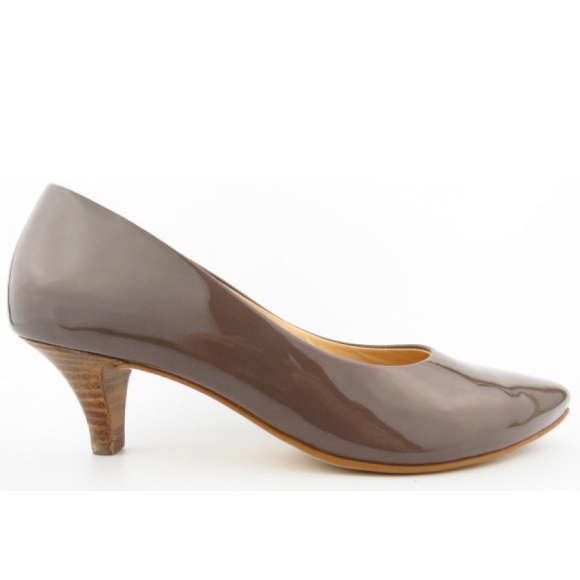 New Arrivals Paul Green women's soft patent truffle pumps in beige