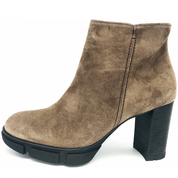 New Arrivals Paul Green Women's 8005 Ankle Boots In Brown